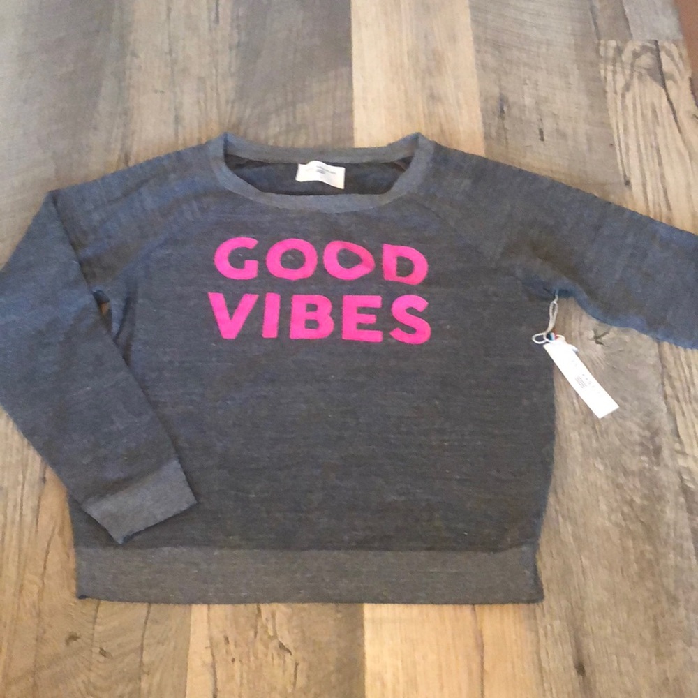 NWT « good vibes » graphic sweater